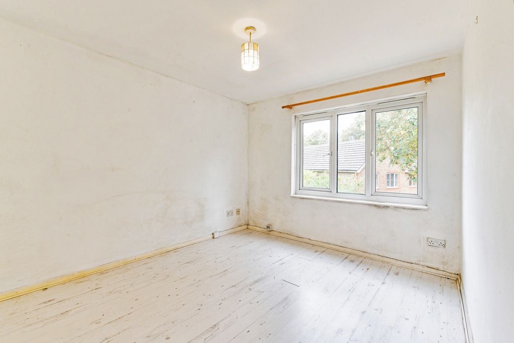 Property photo 3 of 20 Pbox-Img.Jpg