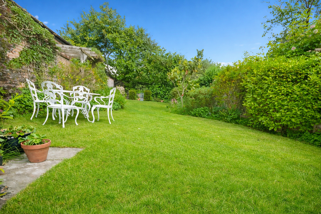 Property photo 2 of 12 Picture No. 23