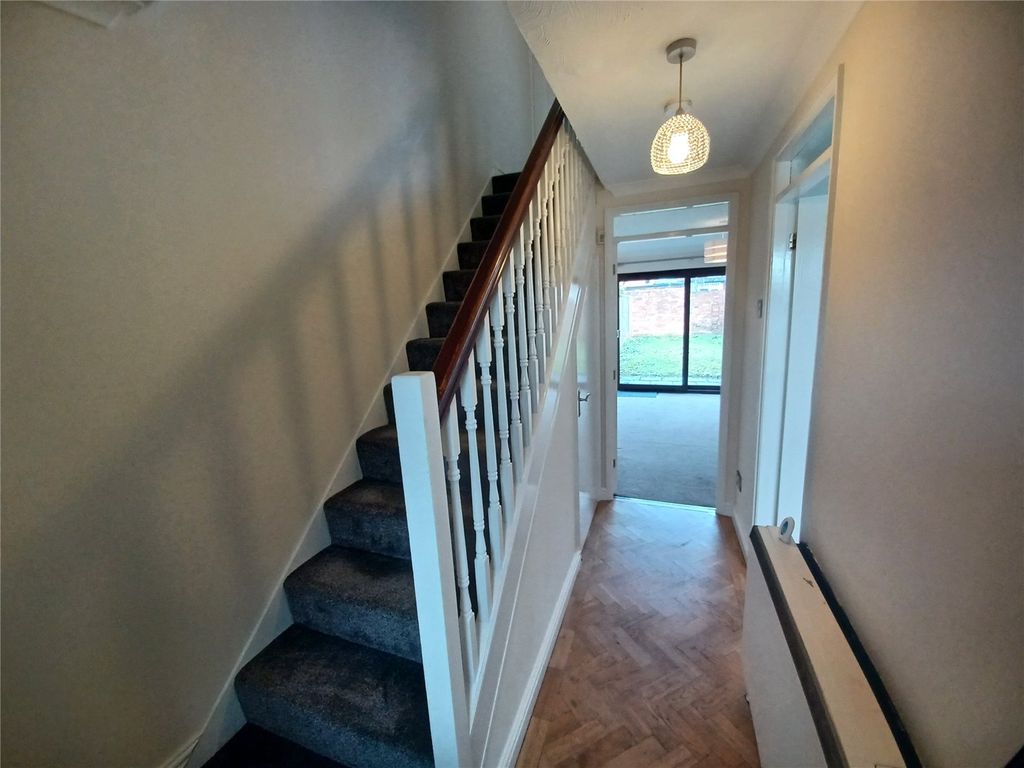 Property photo 2 of 8 Picture No. 28