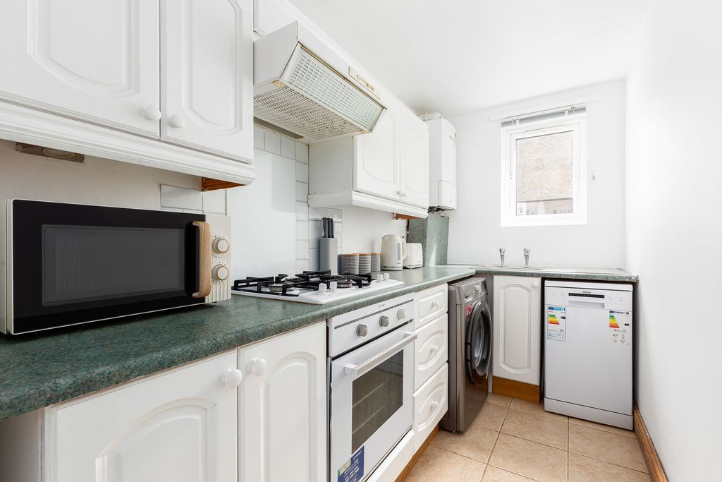 Property photo 2 of 25 Kitchen