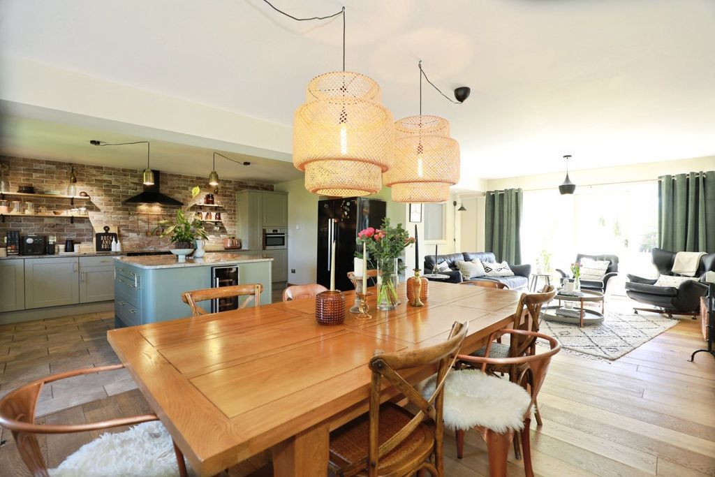 Property photo 2 of 26 Kitchen Diner Lounge