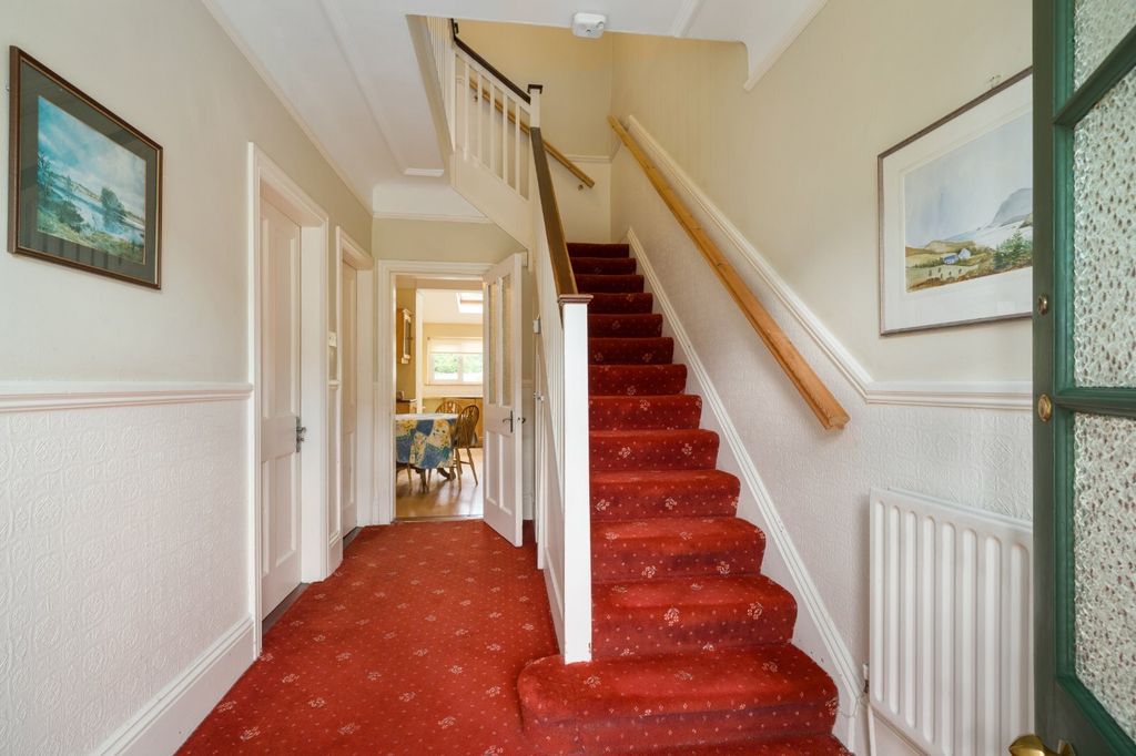 Property photo 2 of 13 Hallway