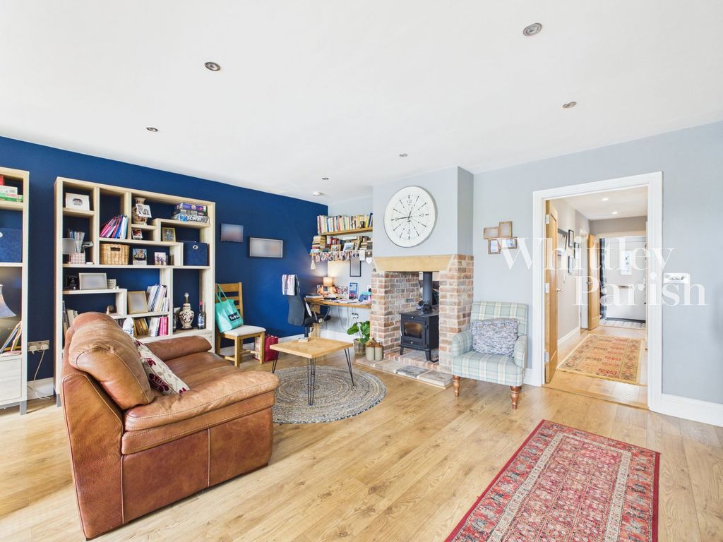 Property photo 2 of 23