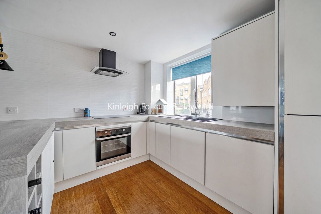 Property photo 2 of 9 Picture No. 10