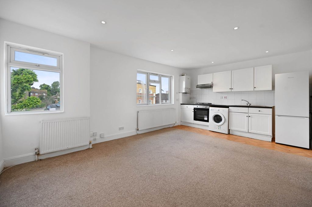 Property photo 2 of 9
