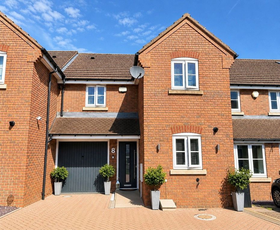 Property photo 1 of 32