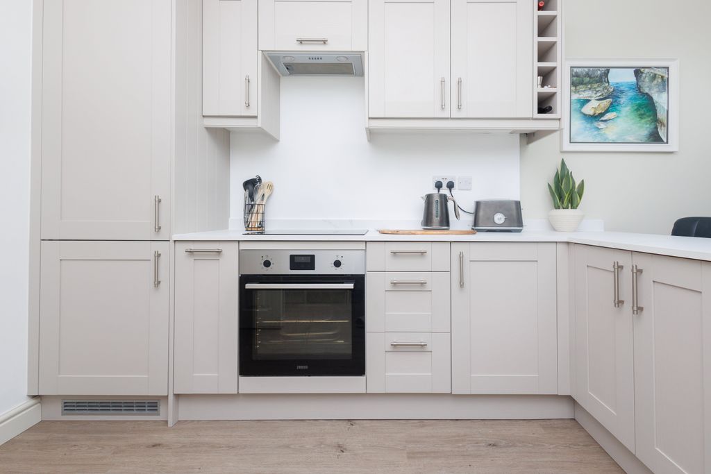 Property photo 3 of 16 _6M_3737