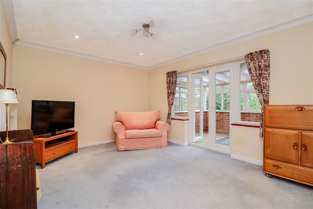 Property photo 2 of 19