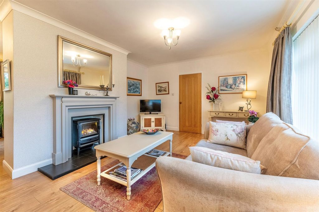 Property photo 2 of 25