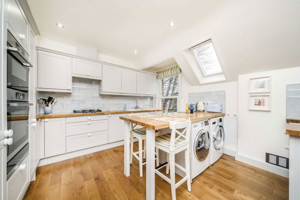 Property photo 3 of 5