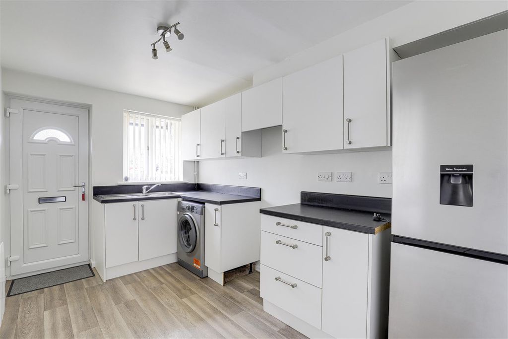 Property photo 3 of 11 383.Jpg