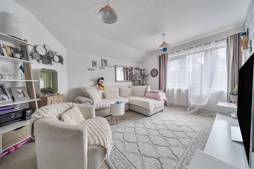 Property photo 2 of 13 Living Room ii H.Jpg