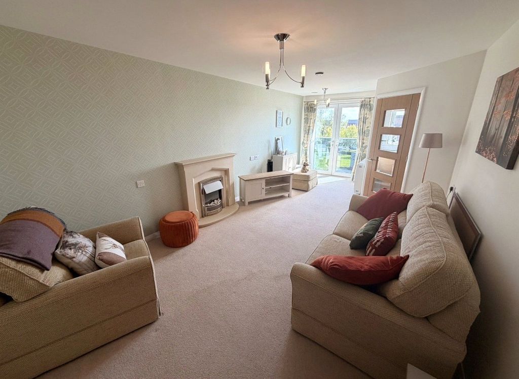 Property photo 2 of 14 Picture No. 21