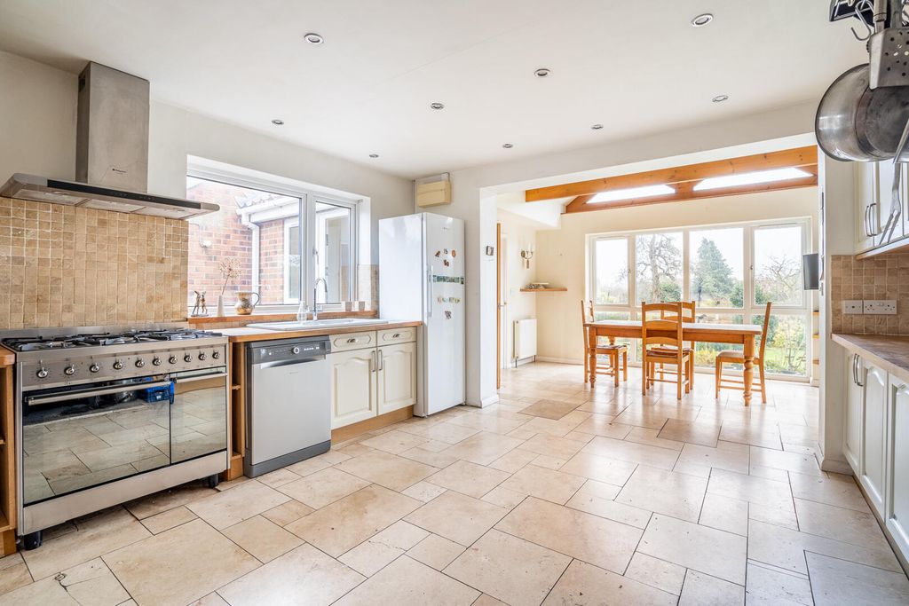 Property photo 2 of 17 Kitchen