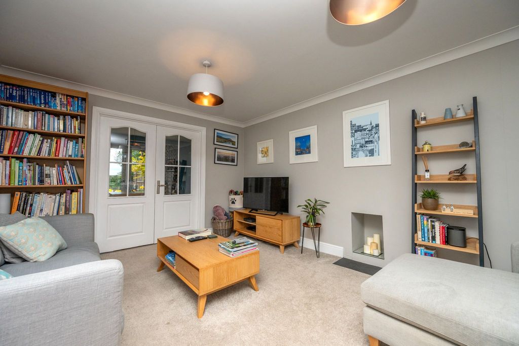 Property photo 3 of 27 Photograph 3