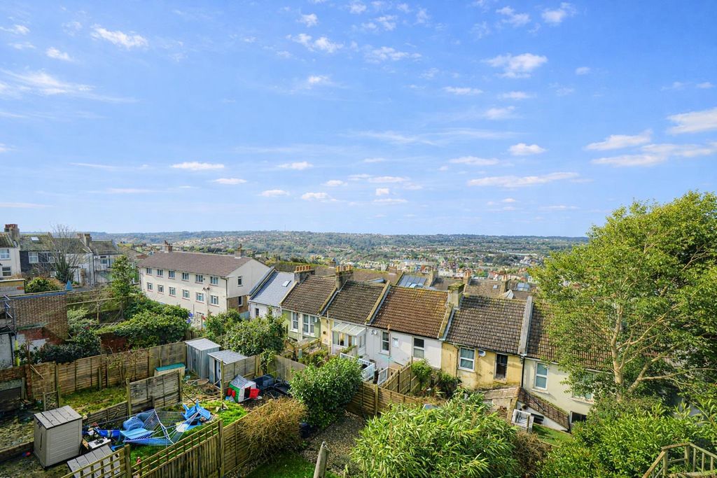 Property photo 2 of 14 75ce1F2E-Bfbf-478E-828d-8F48130E1E49.Png