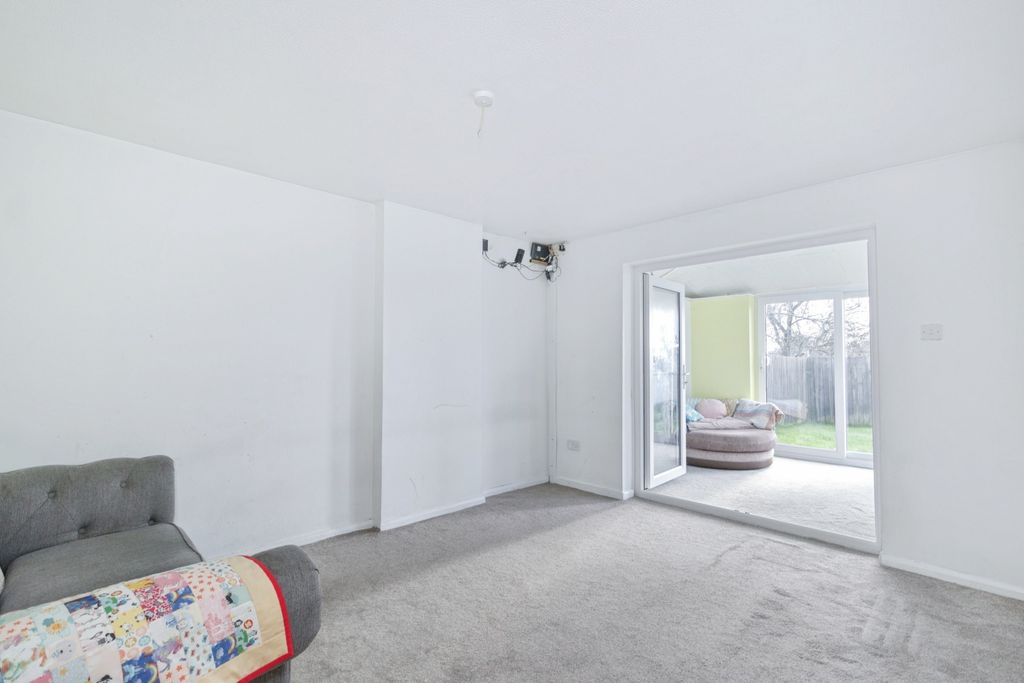 Property photo 3 of 18