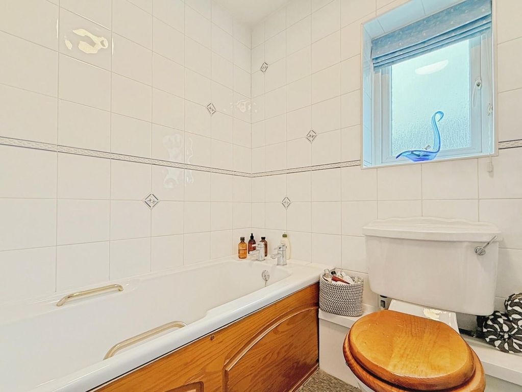 Additional image 18 of 4 bed detached house for saleRobin Chase, Pudsey LS28