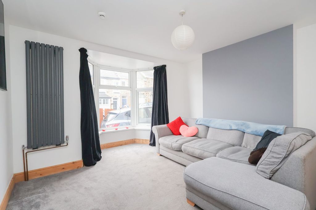 Property photo 3 of 42