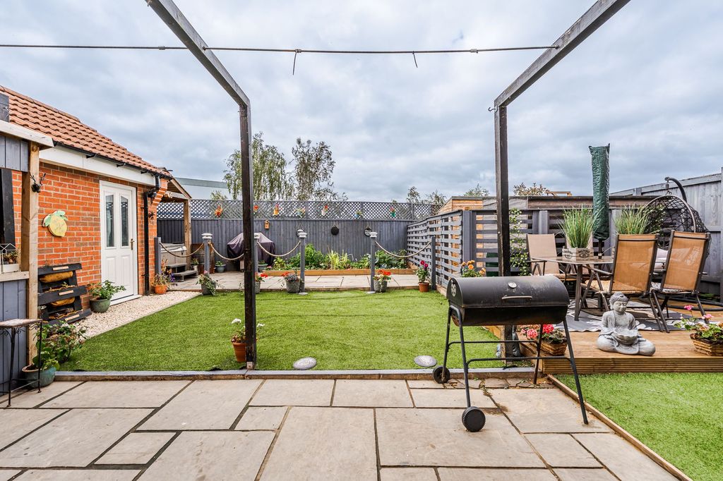 Property photo 2 of 21