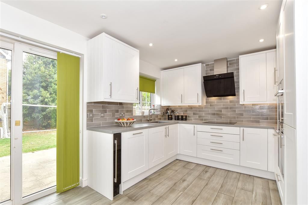 Property photo 3 of 13 Kitchen