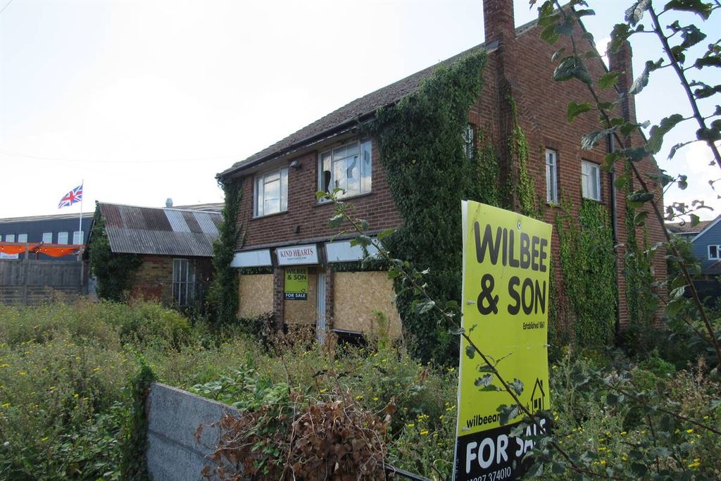 Property photo 2 of 13