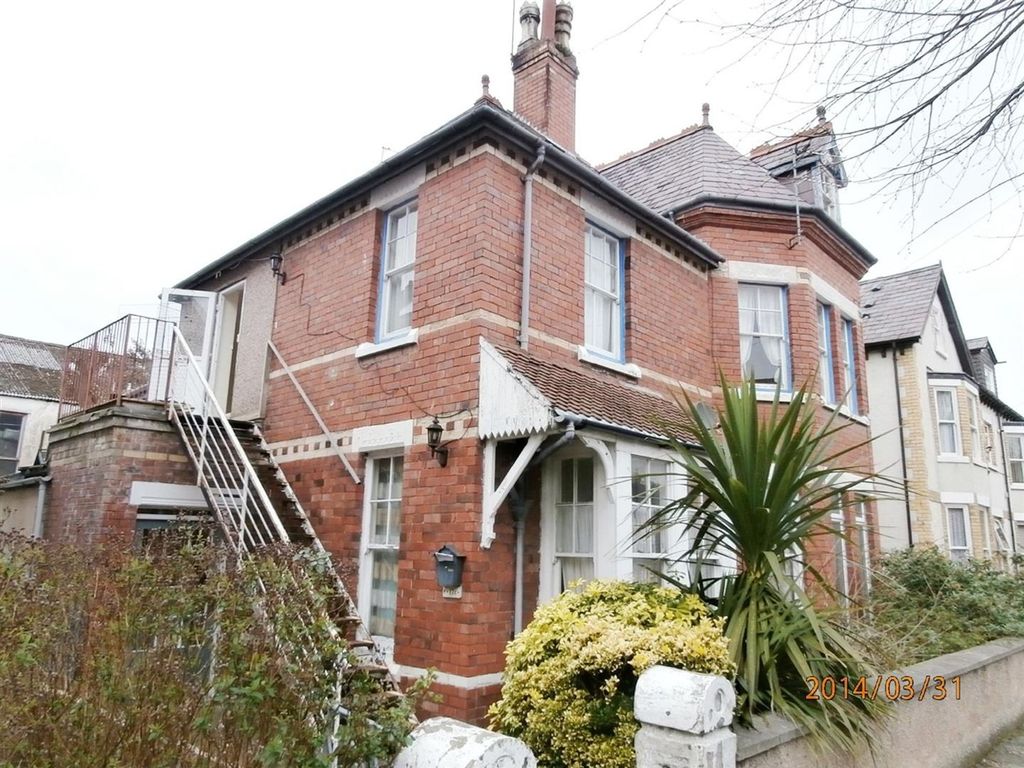Property photo 1 of 9 Entrance
