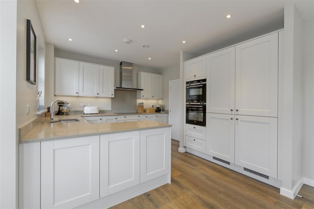 Property photo 2 of 26 17Newbridge06.Jpg