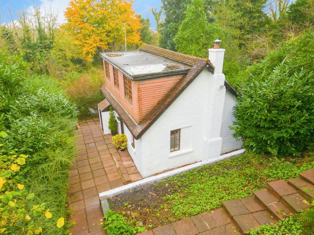 Property photo 2 of 44