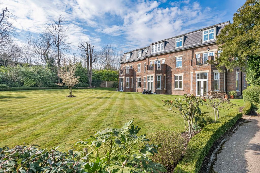 Property photo 1 of 19 Picture No. 12