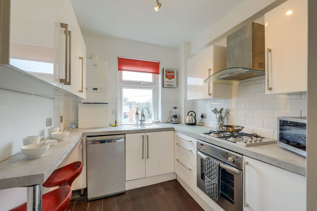 Property photo 3 of 9