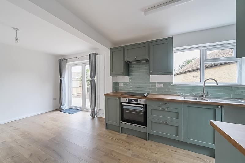 Property photo 3 of 16 Kitchen Diner