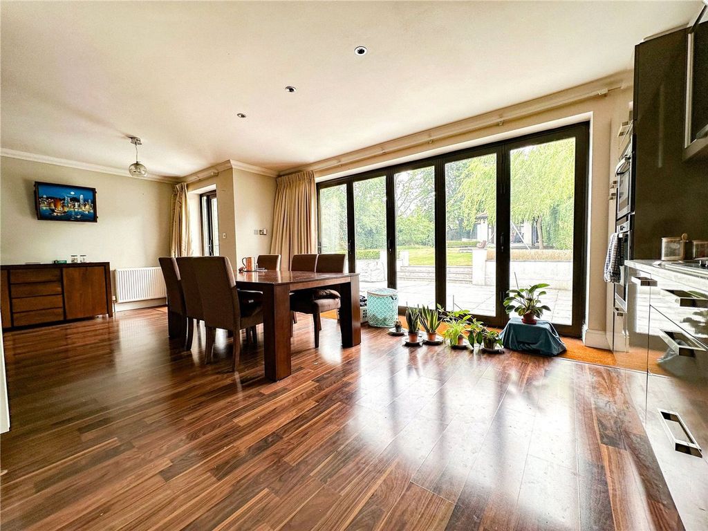 Property photo 3 of 24 Picture No. 02