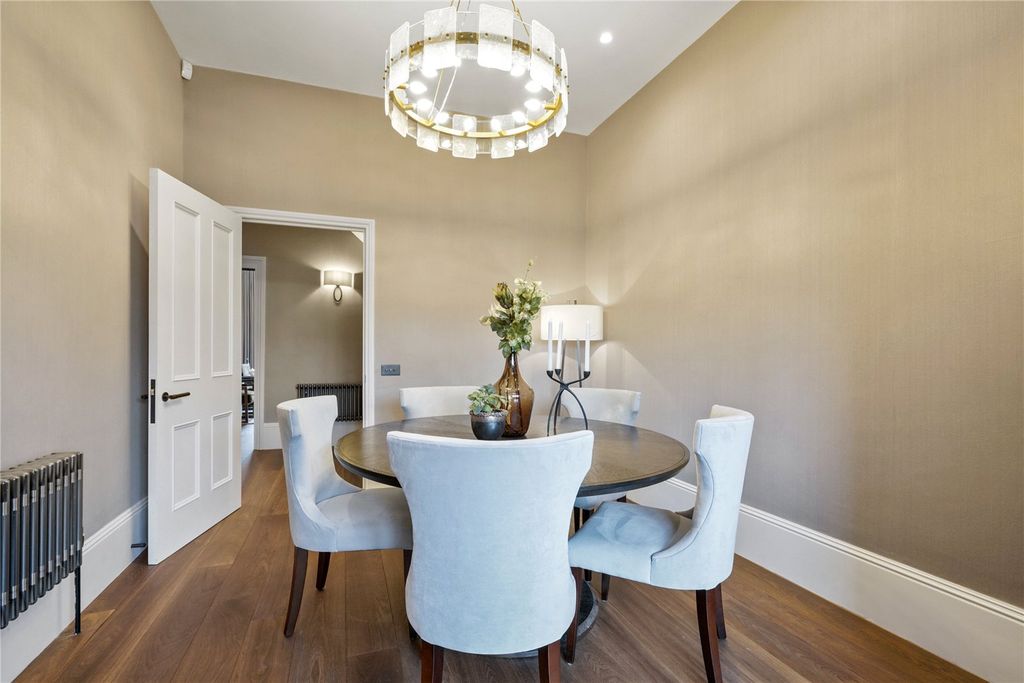 Property photo 3 of 18 Dining Room