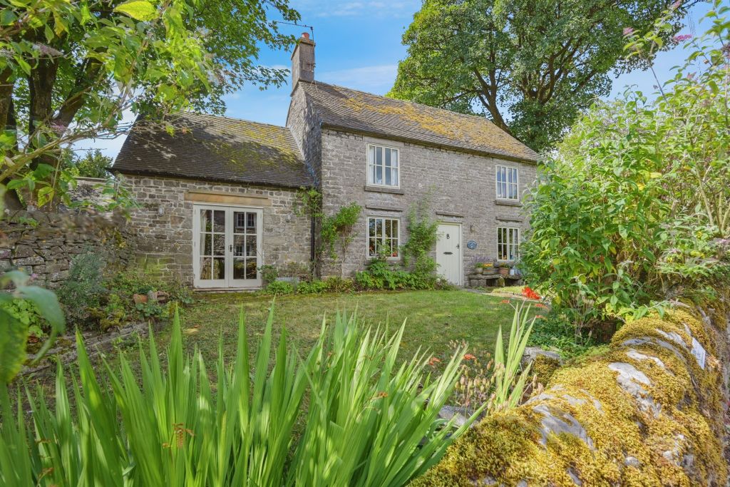 Property photo 1 of 16