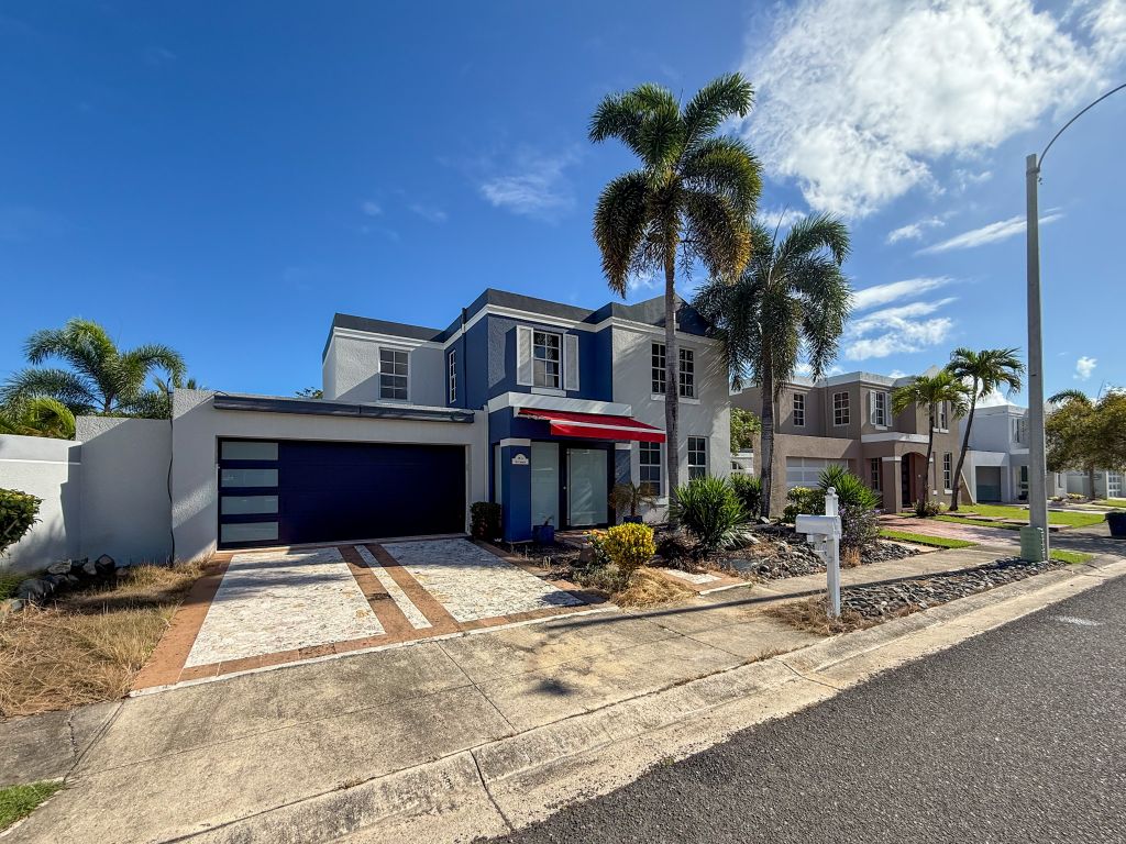 Property photo 2 of 51