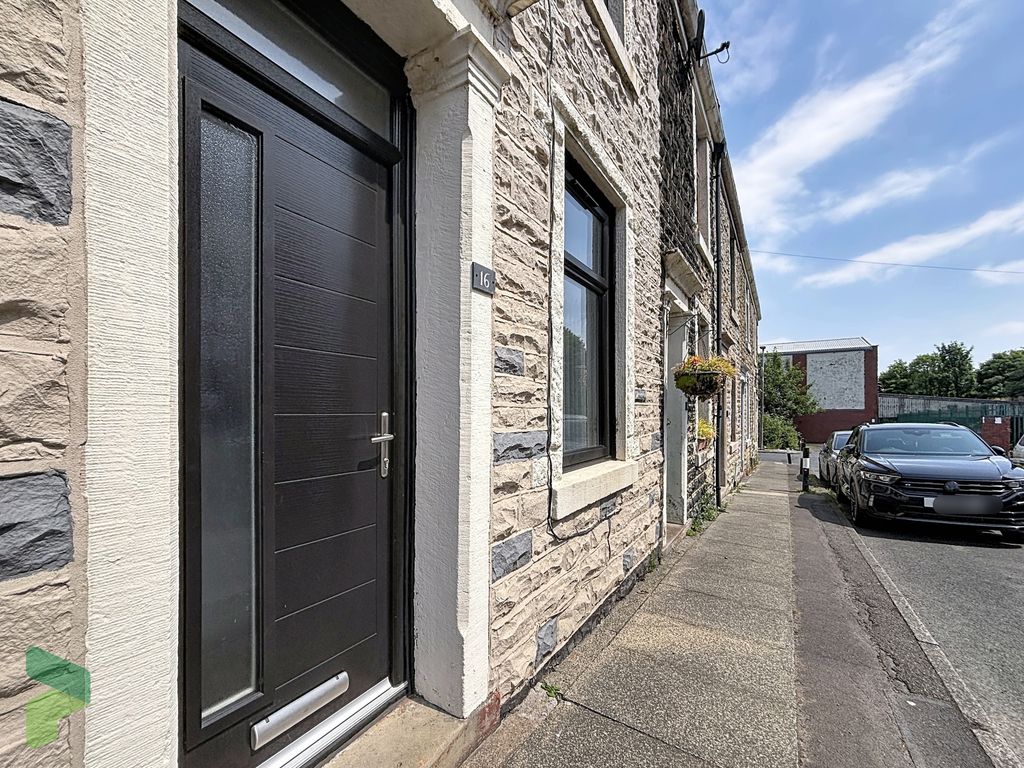 Property photo 2 of 18 Front Exterior