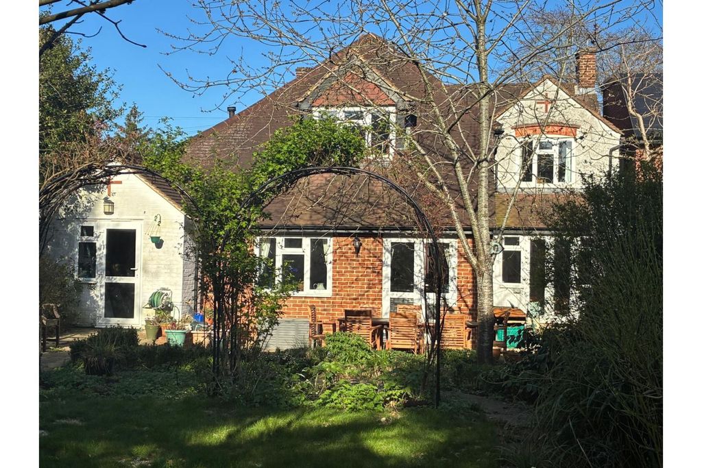 Property photo 2 of 21