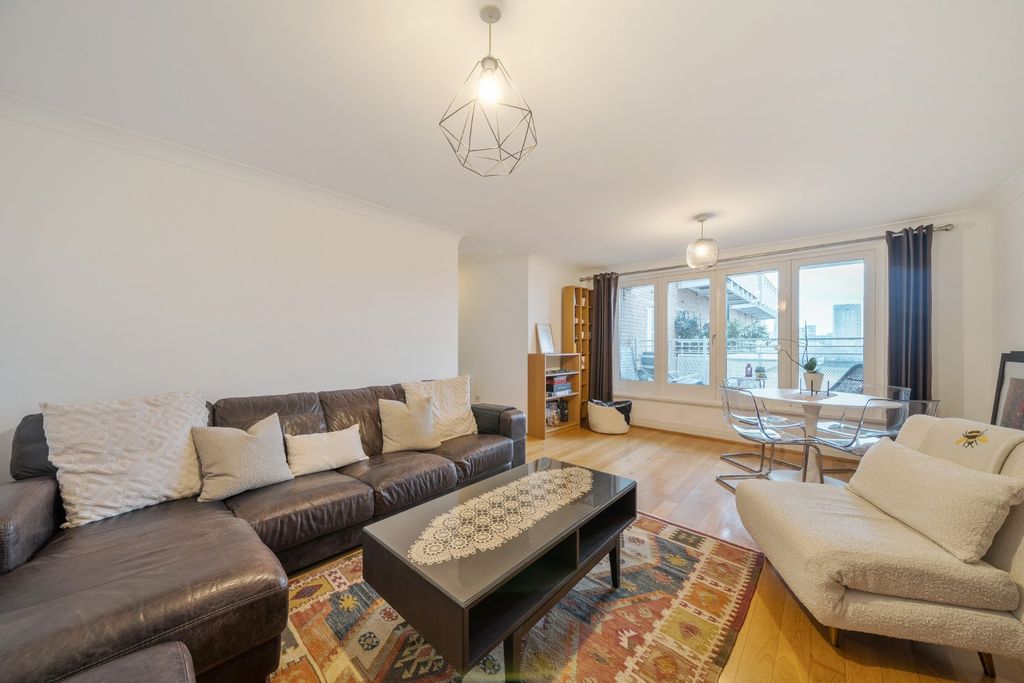 Property photo 3 of 12 Picture No. 10