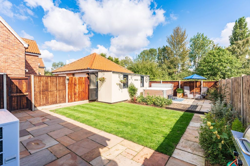 Property photo 2 of 18