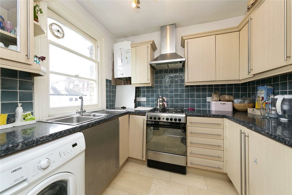 Property photo 3 of 8 Picture No. 13