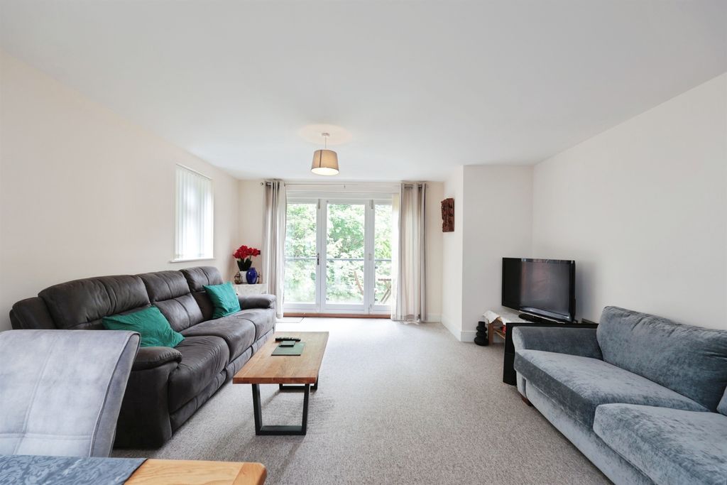Property photo 3 of 13