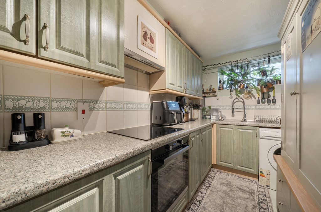 Property photo 3 of 16 1417389-1-699c2F5...