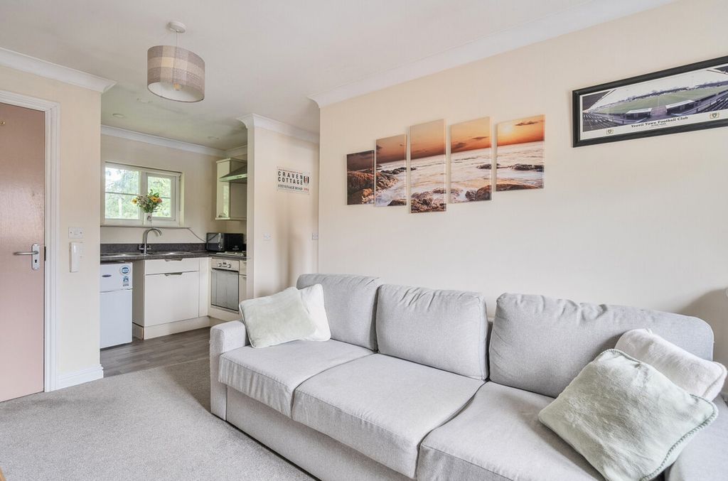 Property photo 2 of 9 Living Room