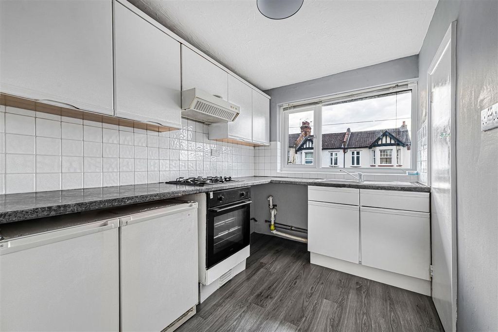 Property photo 3 of 9 14_67888.Jpg