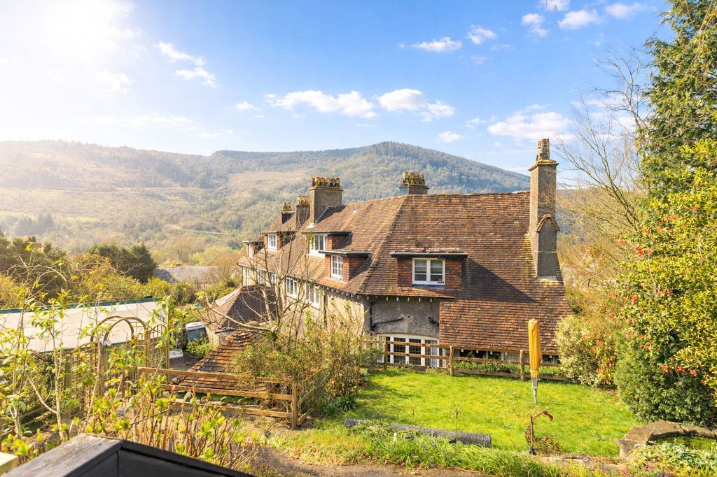 Property photo 1 of 28