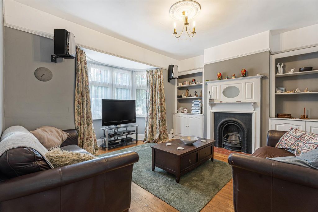 Property photo 2 of 17 30_95638.Jpg