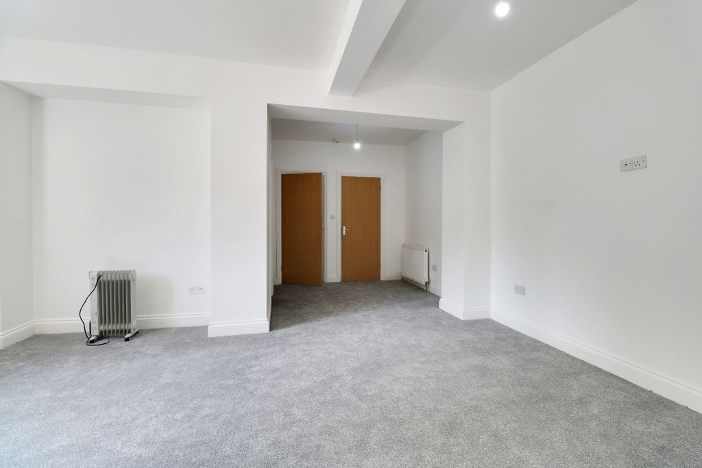 Property photo 1 of 13 5135030