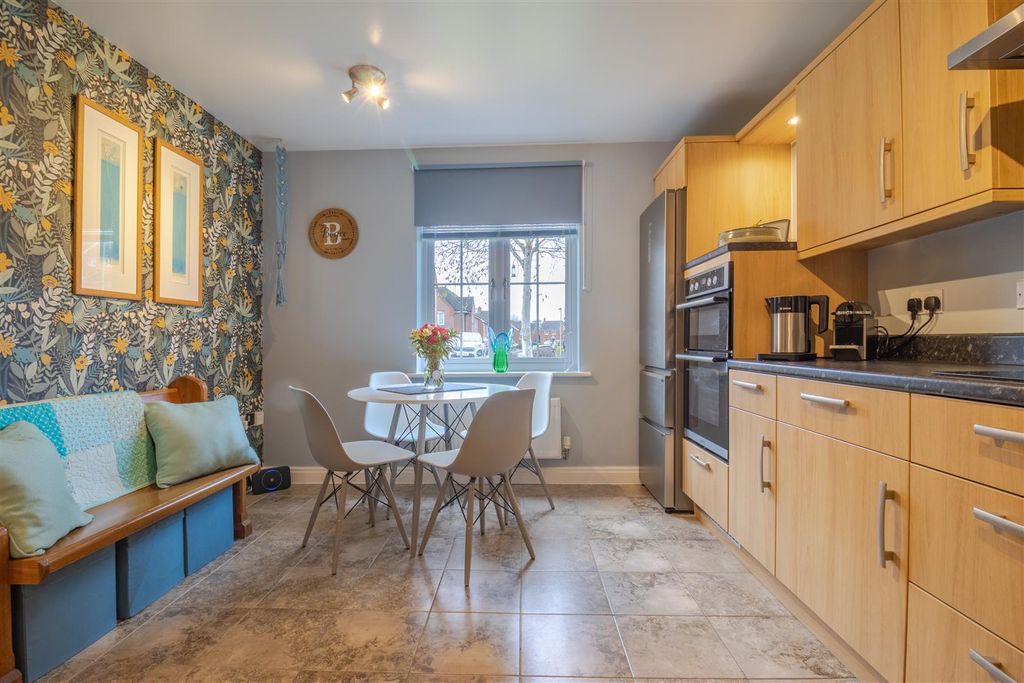 Property photo 2 of 36