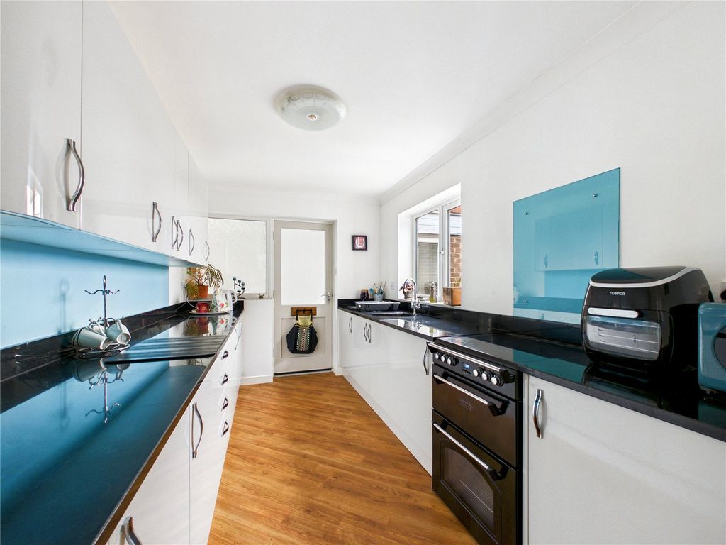 Property photo 2 of 19 Picture No. 37
